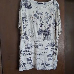 2/$10 Maurice's shirt